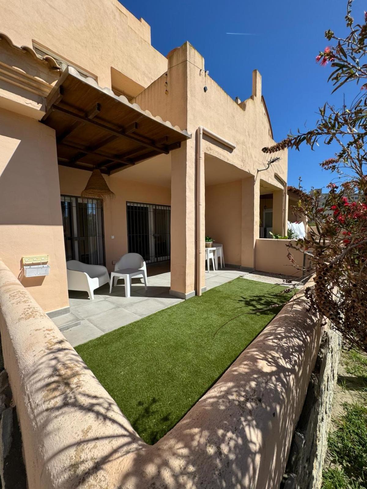 Surf Apartment - Wifi - Parking - Swimming Pool - Patio - Garden Tarifa Dış mekan fotoğraf